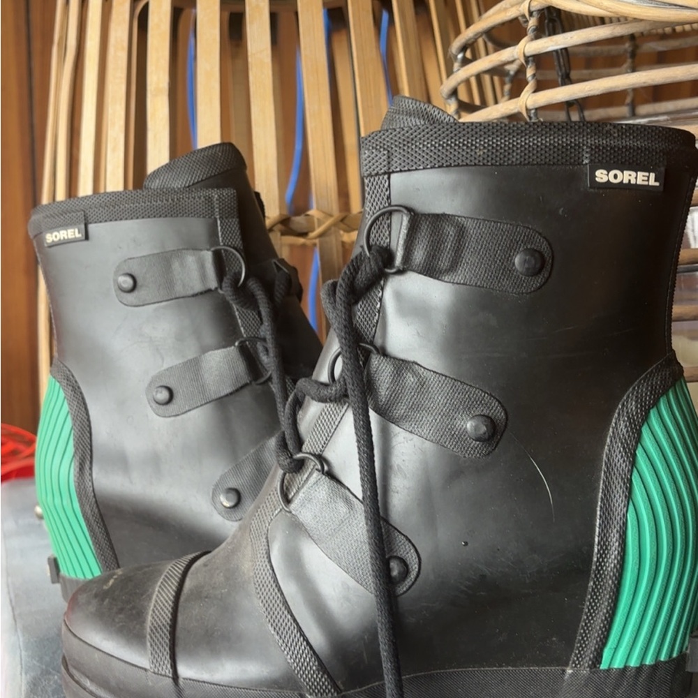 Sorel Men's Black Boots with Green Accents